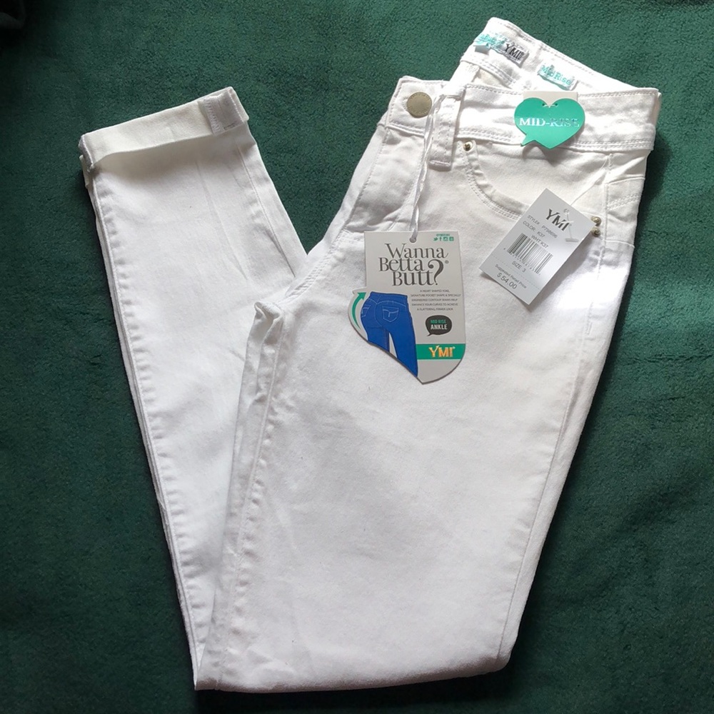 YMI Mid rise white ankle jeans